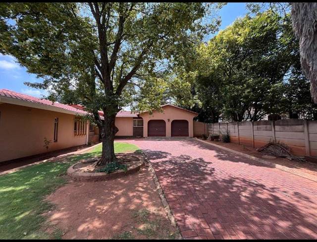 3 BEDROOM HOUSE FOR SALE IN BIRCH ACRES